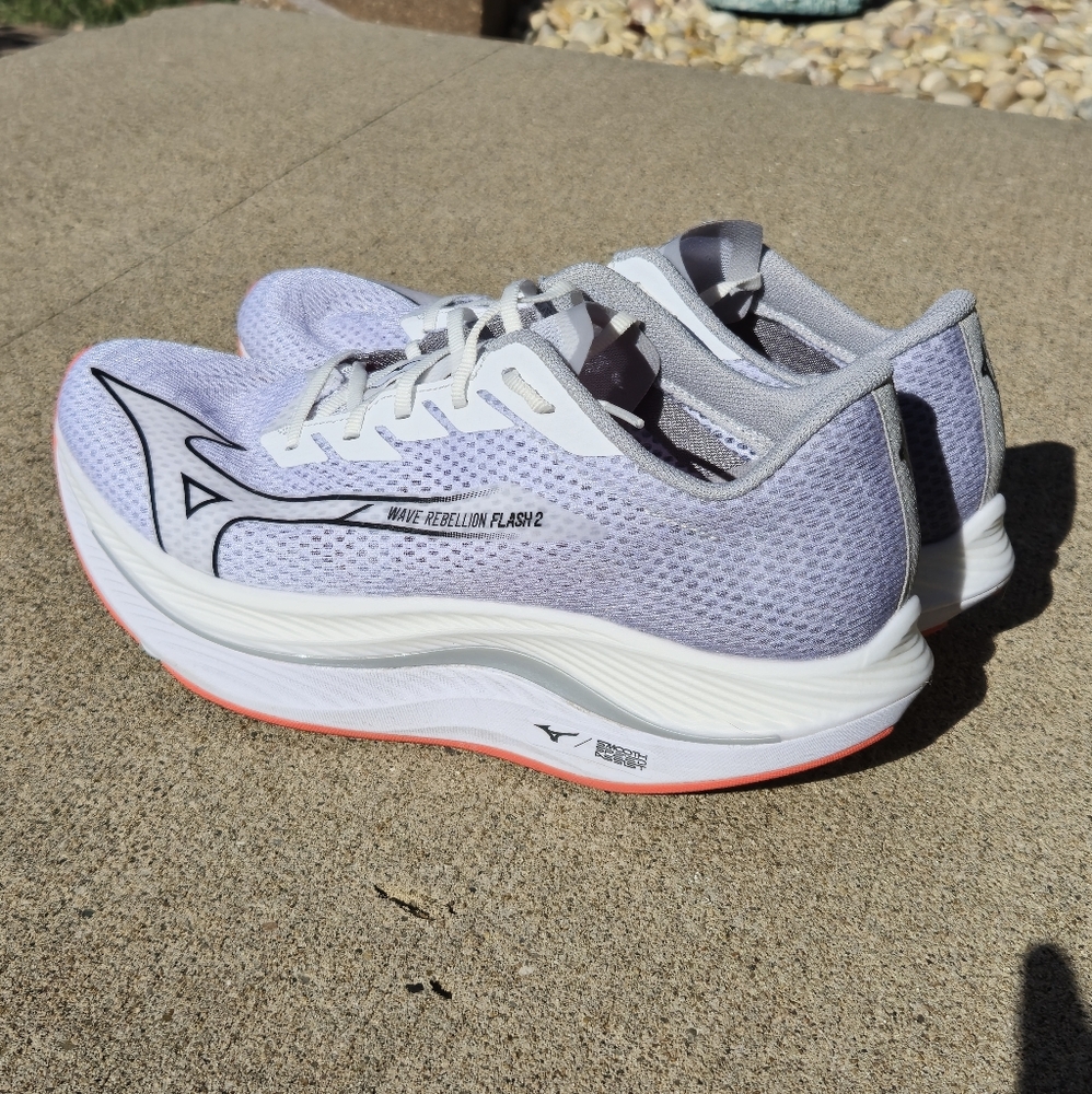 Mizuno Wave Rebellion Flash 2